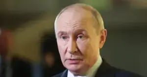 Putin afirma que EE UU e Irán deben pactar paz