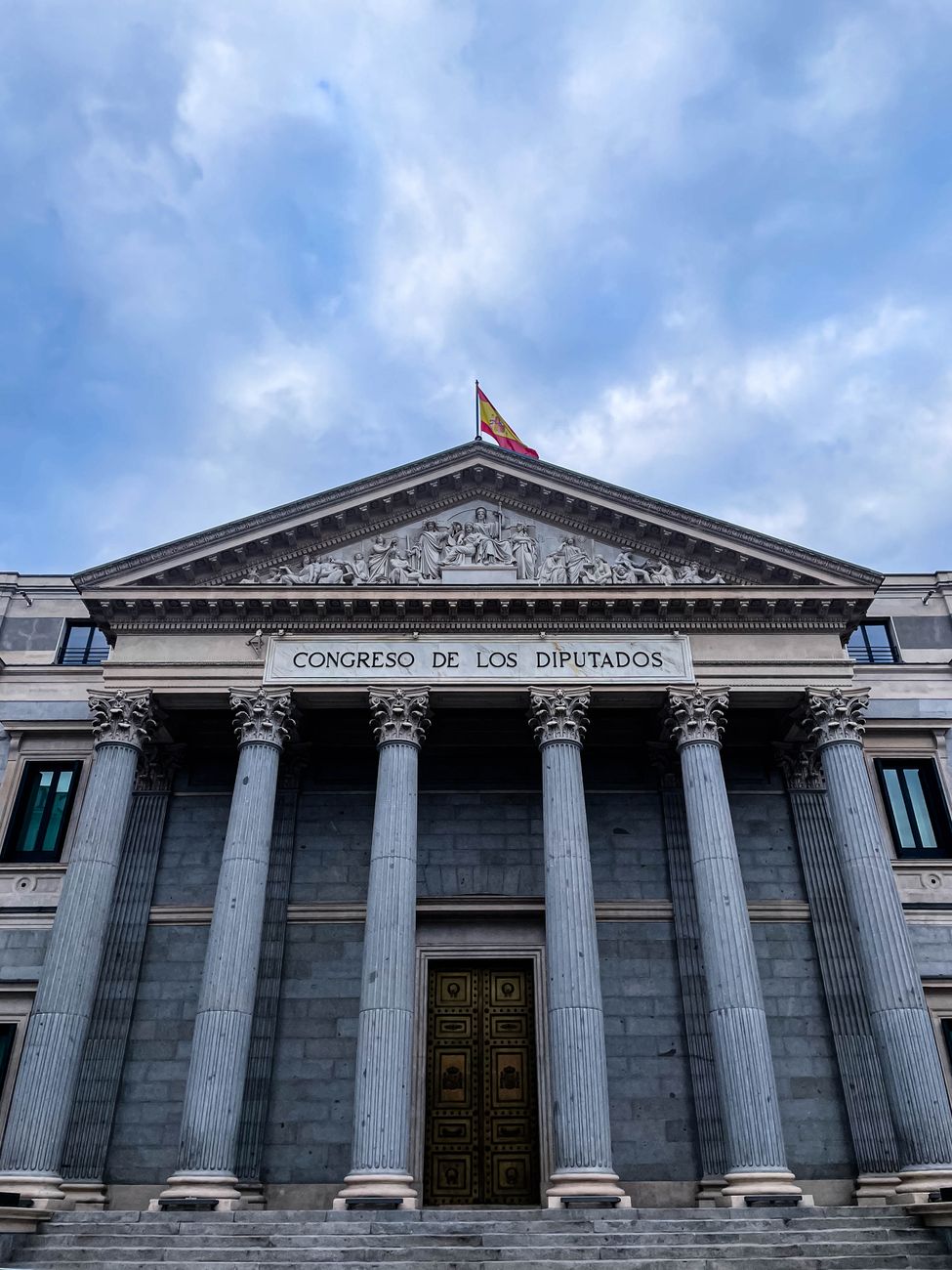 Cuerpo promete medidas de choque económicas para Ceuta en días