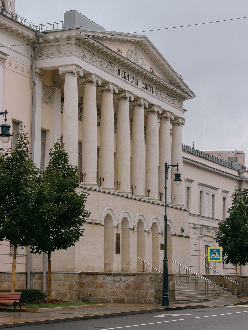 EEUU destituye a un diplomático en Madrid por informes favorables a Zapatero