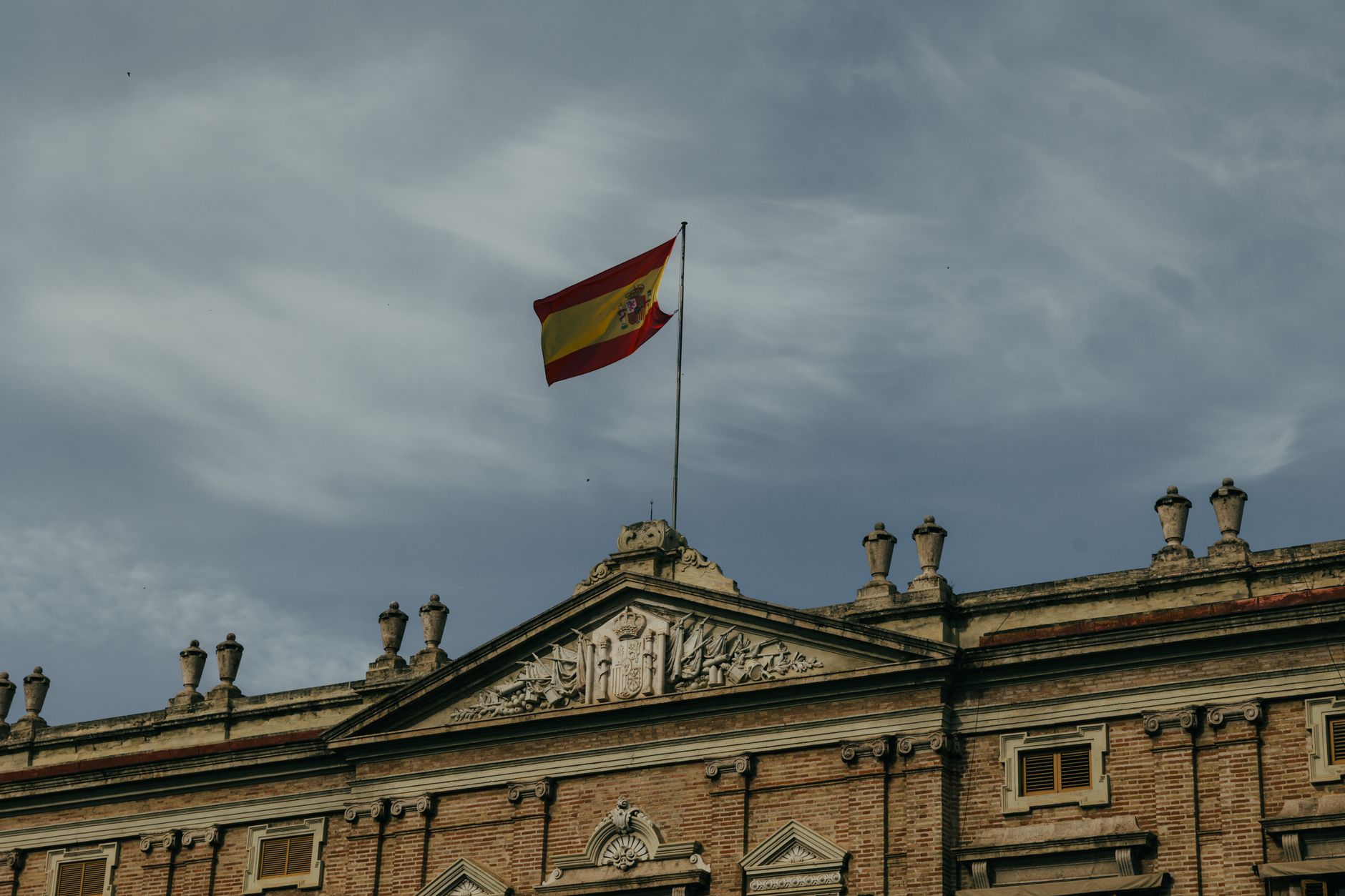 Óscar López exige a Ayuso explicaciones judiciales por ático de 6,7 M en Chamberí