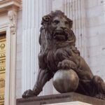 Vivas rechaza usar polideportivos para migrantes y exige al Estado acoger a 4.000 menores