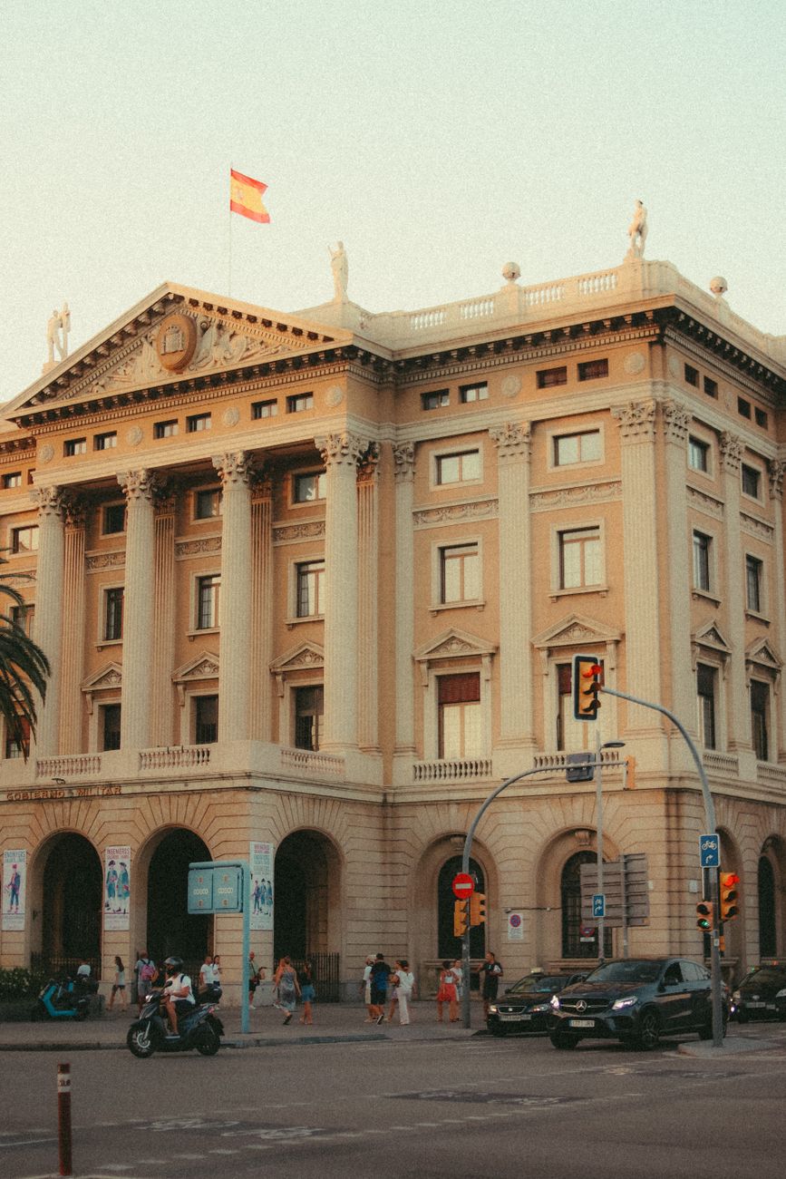 Margarita Robles pide disculpas a Ceuta por la gestión tardía de la crisis migratoria