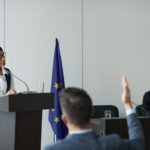 Glucksmann se lanza a primarias del PS francés y descarta pacto con Mélenchon