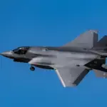 Robles refuerza la defensa de Ceuta y supervisa el 80% del Ejército de Tierra en Sevilla