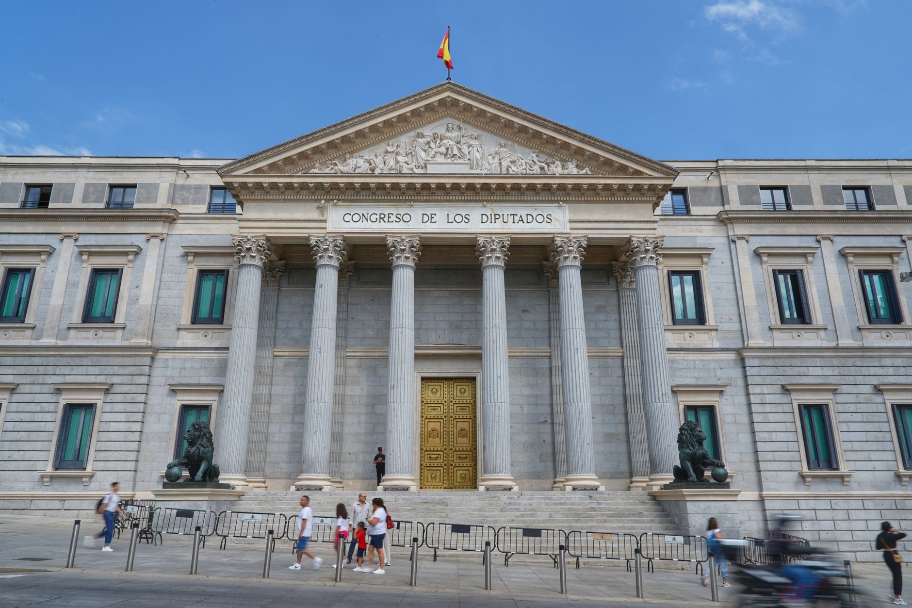 La feria de San Isidro llena Las Ventas con 23.000 asistentes y desafía a Urtasun
