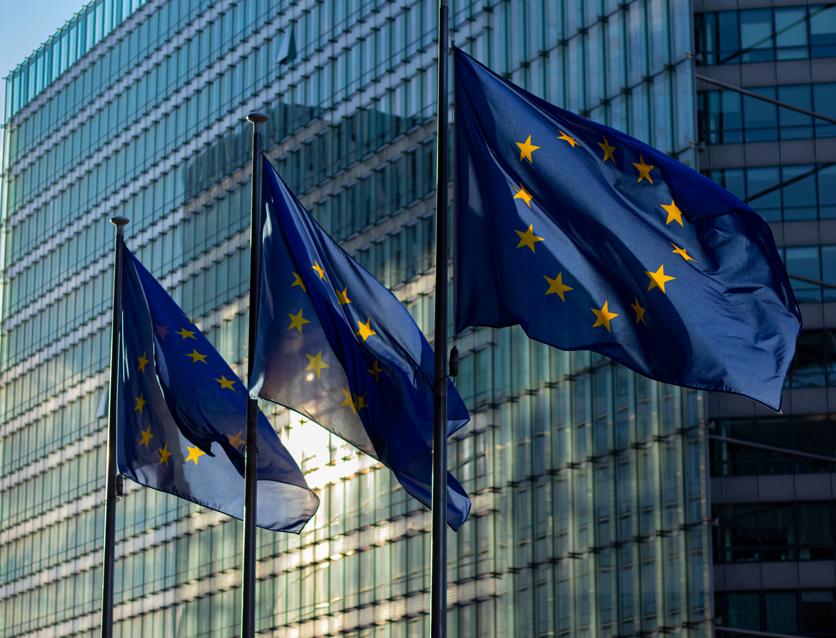 La Comisión Europea lanza convocatoria para siete gigafactorías de inteligencia artificial en Europa