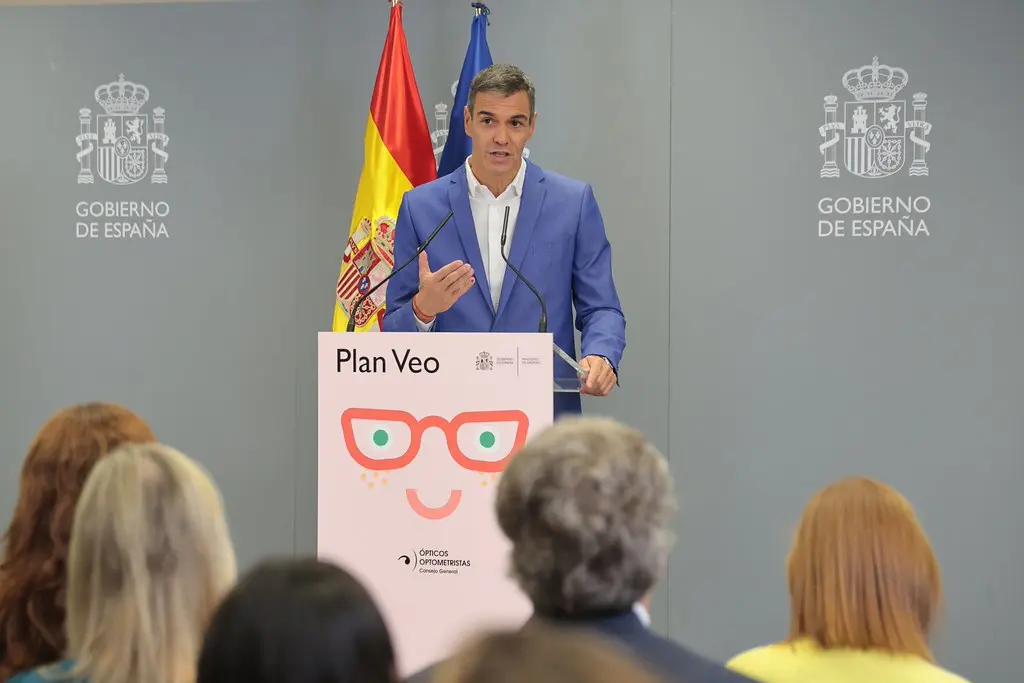Sánchez acusa al PP y Vox de votar por la opacidad