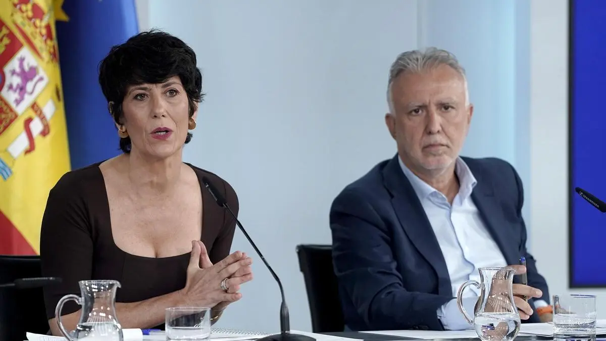 El Gobierno eleva a 10.000 los migrantes que siguen en Ceuta