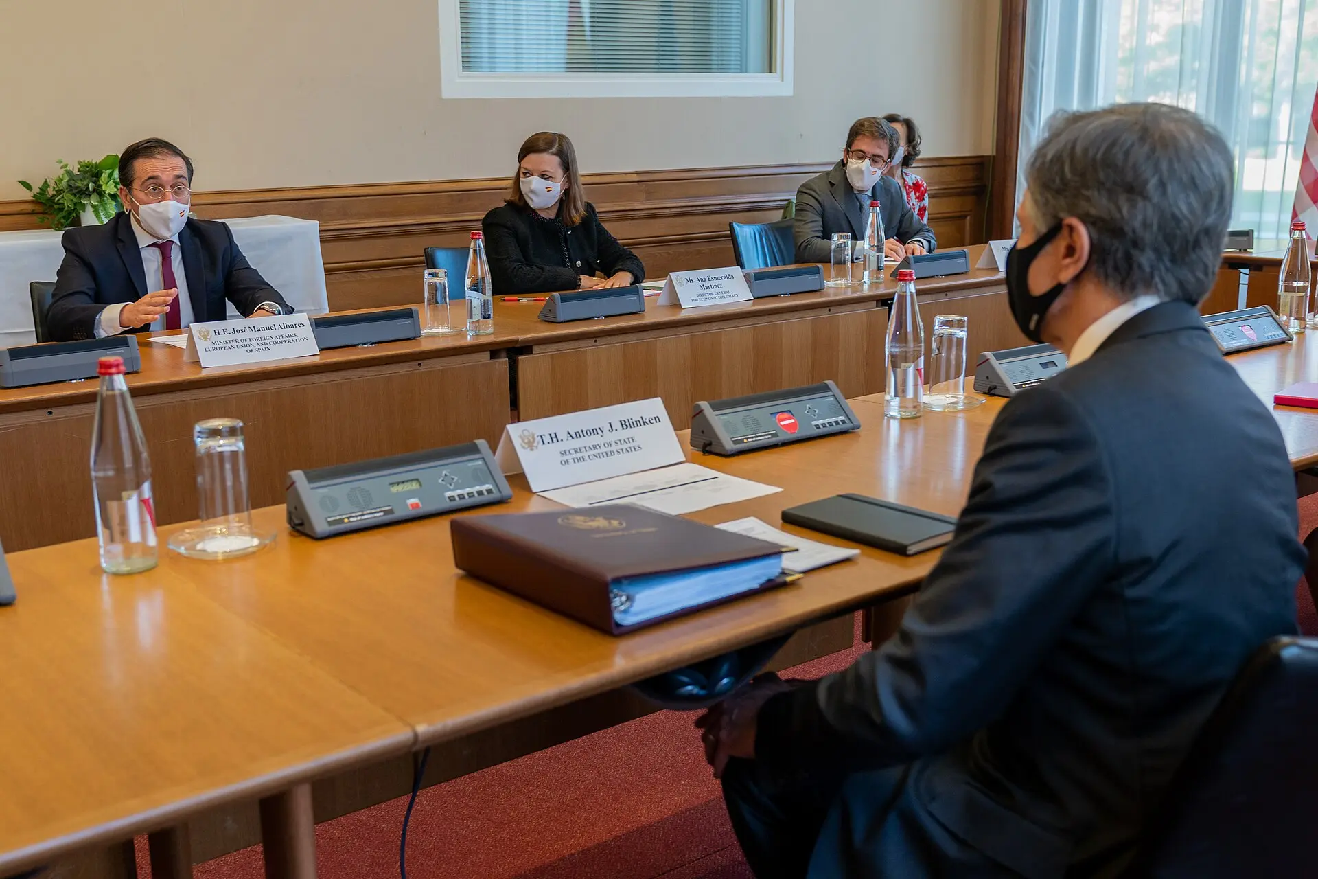 Albares condena ataque ruso a sede ucraniana cerca de embajadora