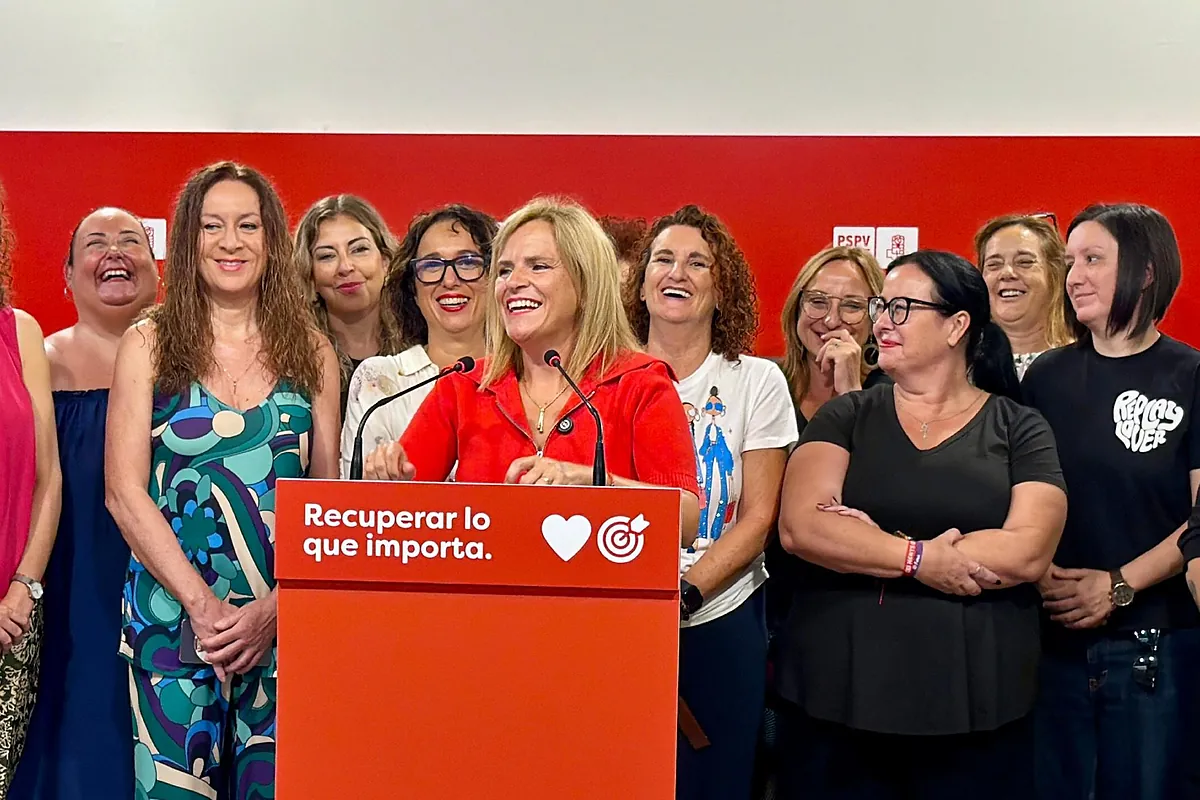 El PSOE exige el cese de Mompó y sopesa una moción de censura