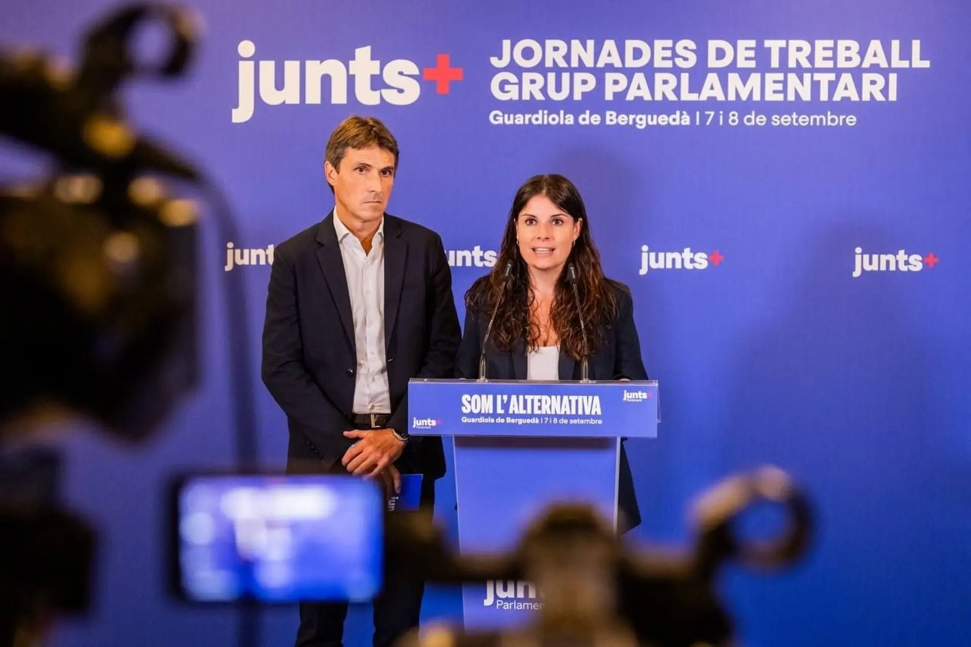 Junts exige a Salvador Illa ceses en su Govern antes de octubre