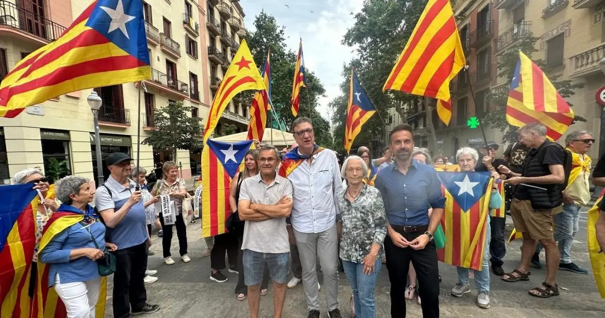 Los Mossos blindan el Fossar ante el pulso de Orriols y Arran