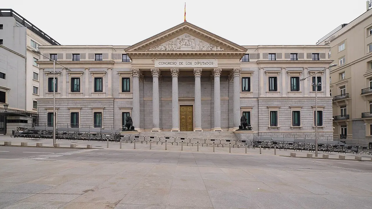 Gil critica venta de 700 000 m² de Carraclaca para 900 viviendas