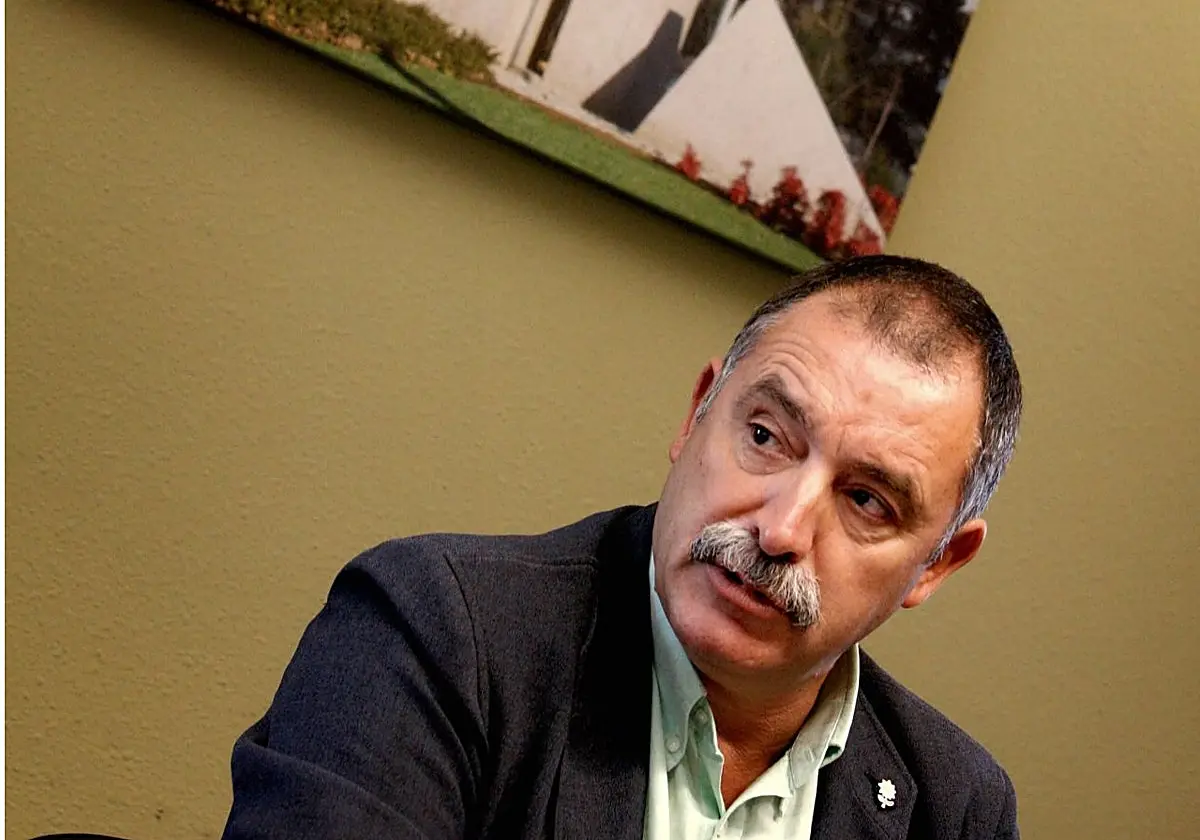 La oposición pide la dimisión del alcalde de Oleiros por insultar a una policía