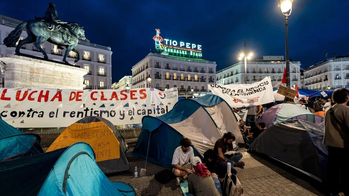 Los acampados de Sol crean comités para impulsar una huelga por la vivienda