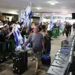 Emiratos investiga cómo un copiloto introdujo un arma en un vuelo a Tel Aviv