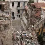 Los bomberos hallan los seis cuerpos sin vida del derrumbe de Plaka