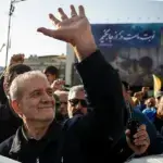 Pezeshkian acepta la dimisión del ministro de Petróleo de Irán