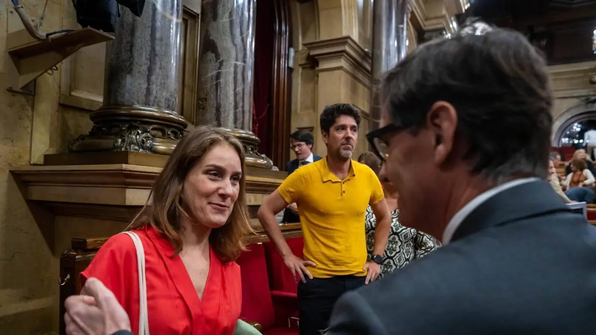 El PSC no negocia con los Comuns y pierde siete votaciones en el Parlament