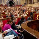 El Parlament rechaza la compra conjunta de vivienda de Illa