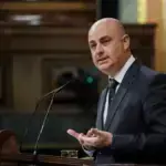 Taibo deja el escaño tras 21 días por la disolución