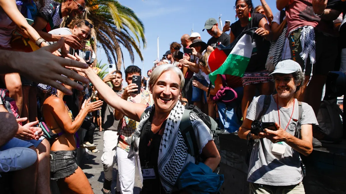 Colau se ofrece para encabezar la candidatura Frente Amplio