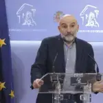 Rego pide una huelga general por la vivienda tras la caída de los decretos