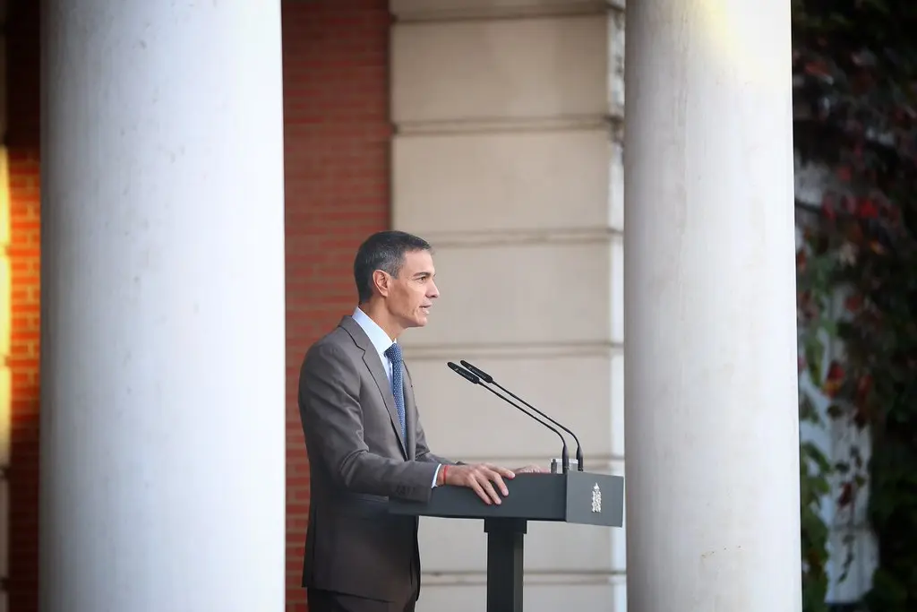 Vox duplicaría escaños y PSOE perdería 9 en encuesta 40dB