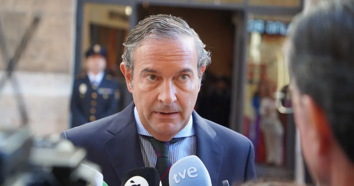 Pastor indica que la Distinción a Ceuta se otorgó el 9‑Oct en Valencia