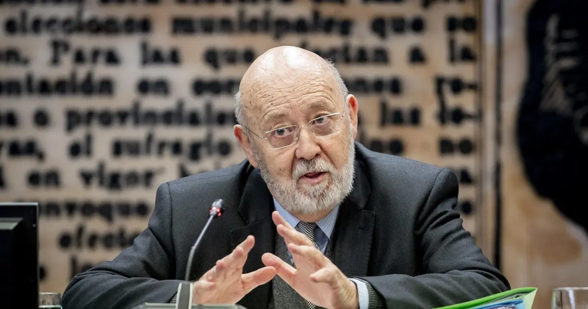 El PP y Vox buscan tres quintos en el Senado