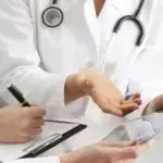 El PP permite mutuas emitir altas médicas en enfermedades comunes