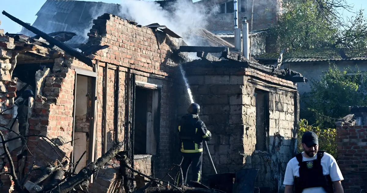 Ucrania denuncia bombardeo ruso a central eléctrica anoche en Zhitómir