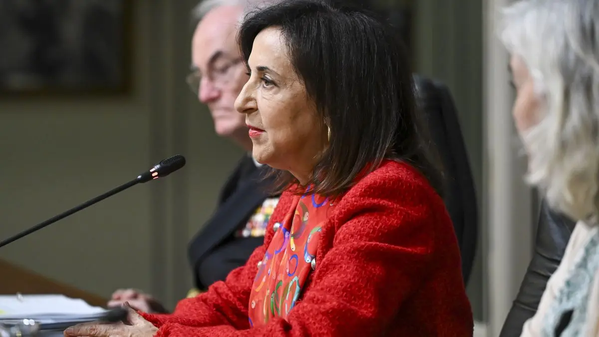 Margarita Robles elogia a tropas en Ceuta y misiones internacionales