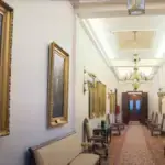 El Congreso retira los retratos franquistas de las Cortes