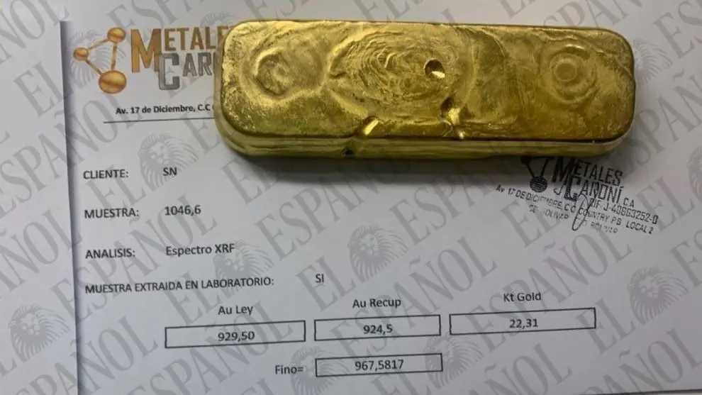 Delcy Rodríguez entrega monedas de oro a Ábalos en Barajas