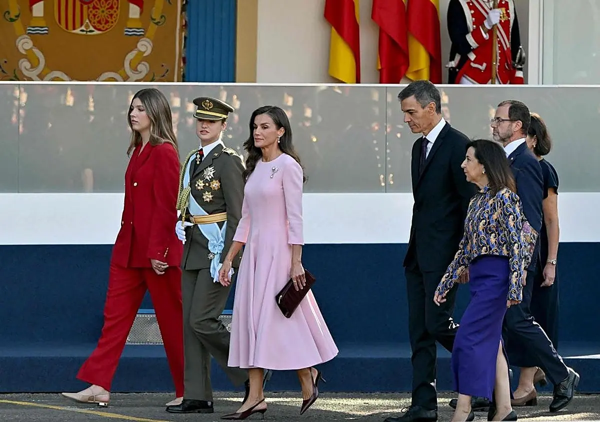 El desfile del 12-O reúne 4.400 militares y 80.000 espectadores