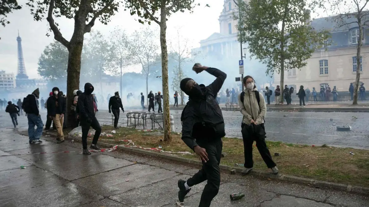 Los estudiantes ocupan más de un centenar de escuelas en Francia
