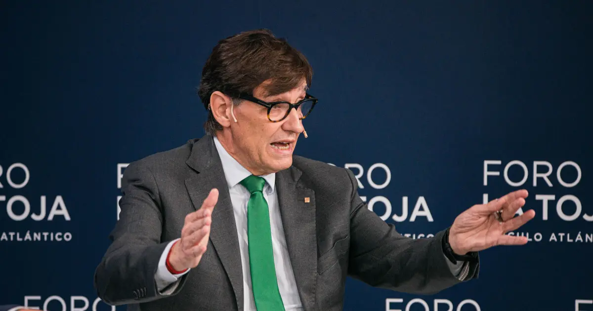 El presidente Illa celebra el archivo de la causa contra Puigdemont