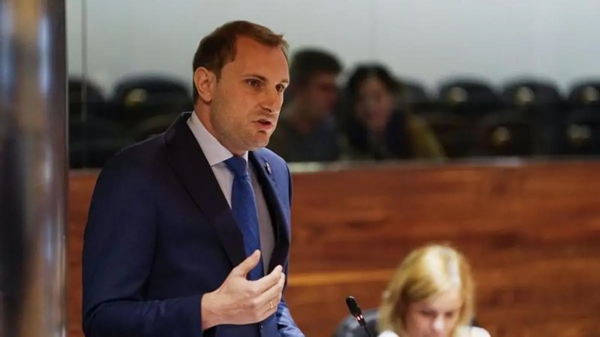 Adrián Barbón asegura que Pumares no ocupará el puesto número dos