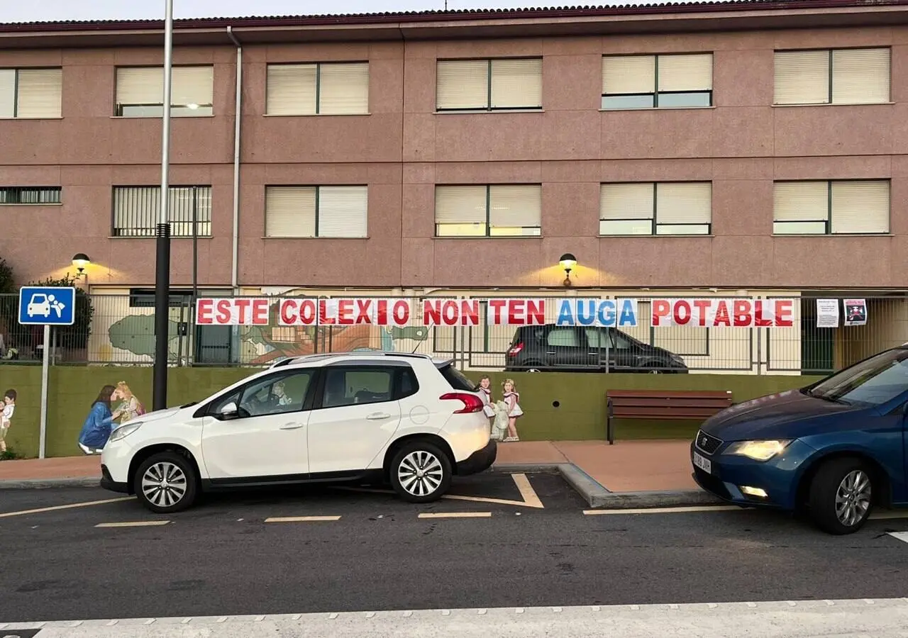 El PSOE presenta moción por agua potable en CEIP Xeve