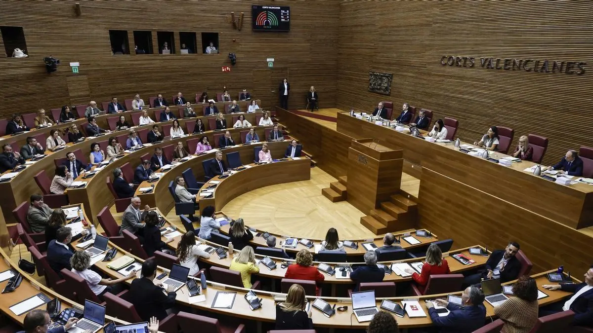 Treinta diputados valencianos perciben casi 210.000 euros en 2025