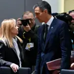 Pedro Sánchez se reúne con Meloni en Bruselas para debatir migración