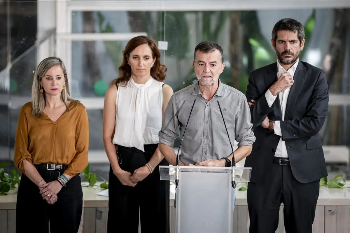Maíllo rechaza negociaciones con Podemos fuera del Frente Amplio