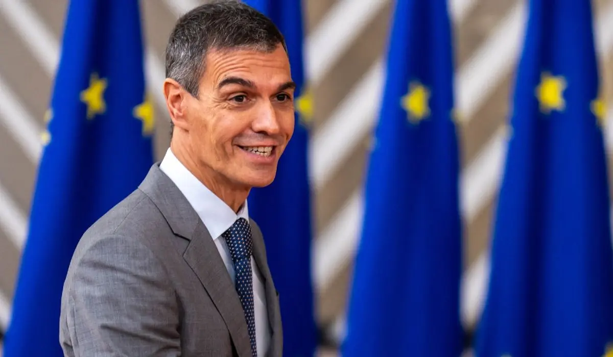 Pedro Sánchez respalda a Montse Mínguez tras escándalo inmobiliario
