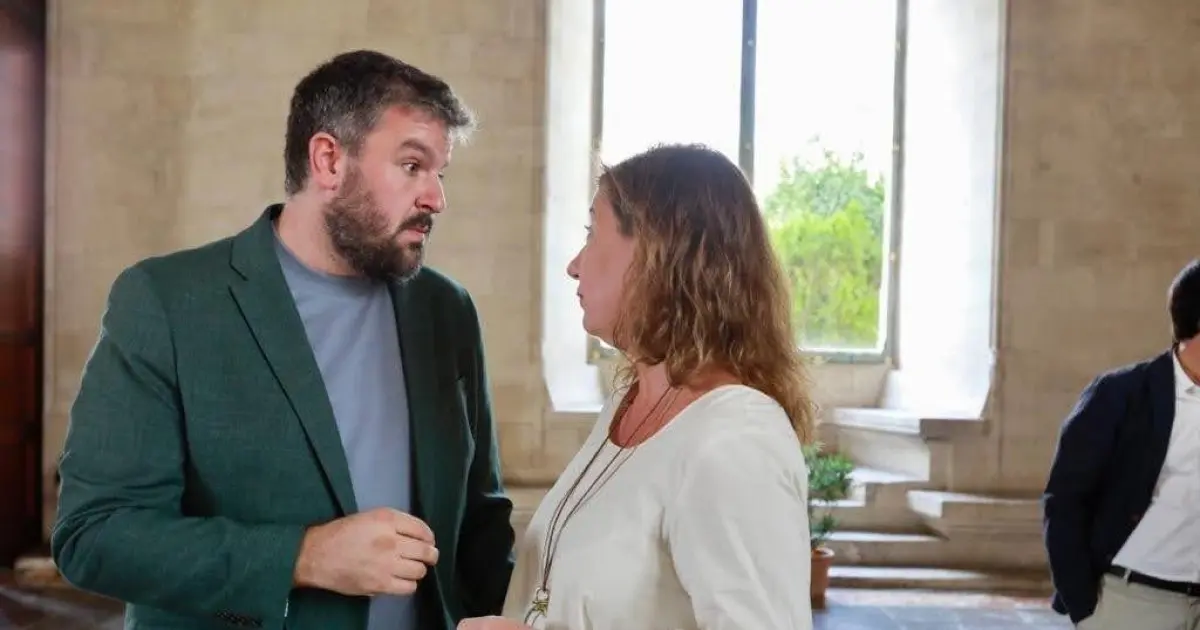 Francina Armengol busca la unidad progresista en el Senado balear