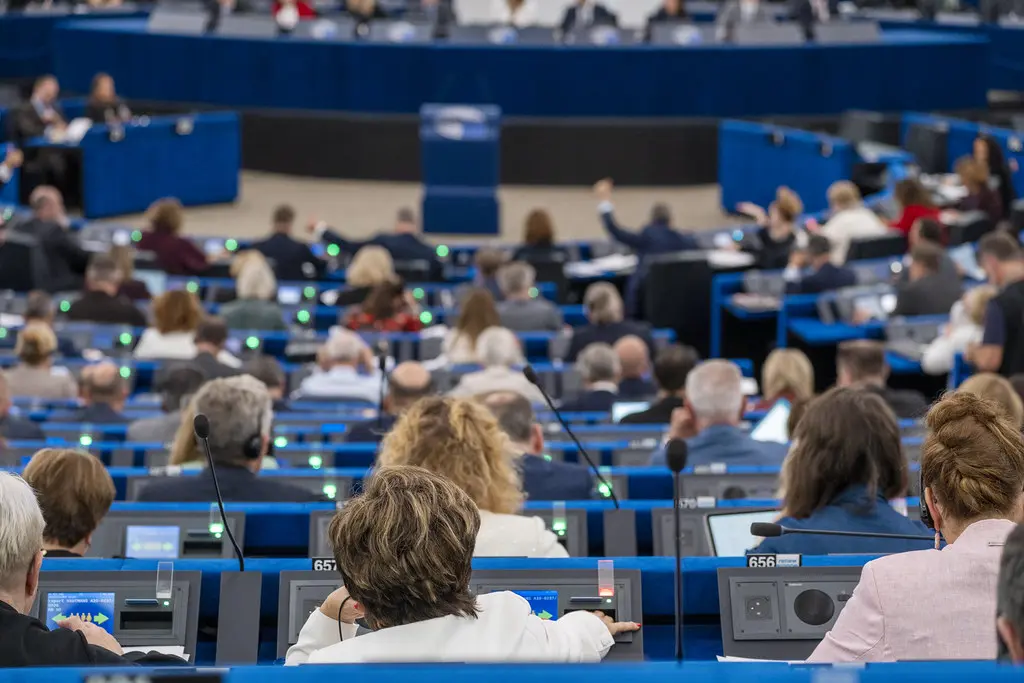 Mitsotakis pide a la UE un mecanismo para suspender el asilo