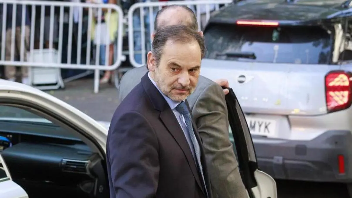 Ábalos presenta un recurso de amparo contra la condena de 24 años