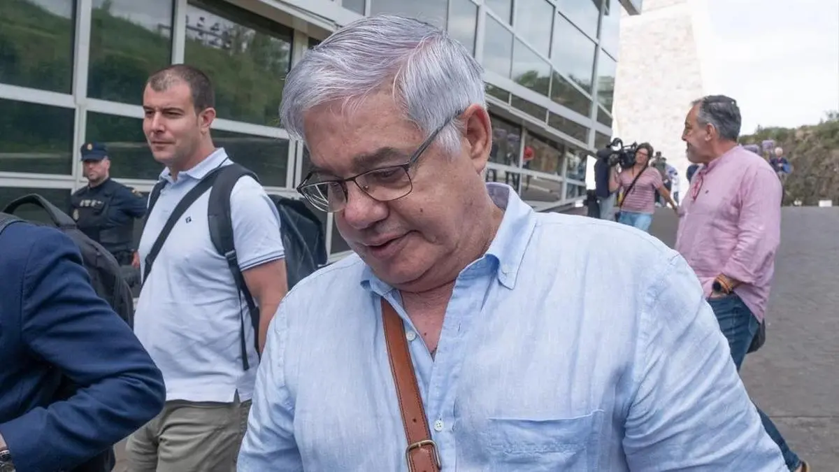 La jueza Fernández Currás suspende la pena de Garzón