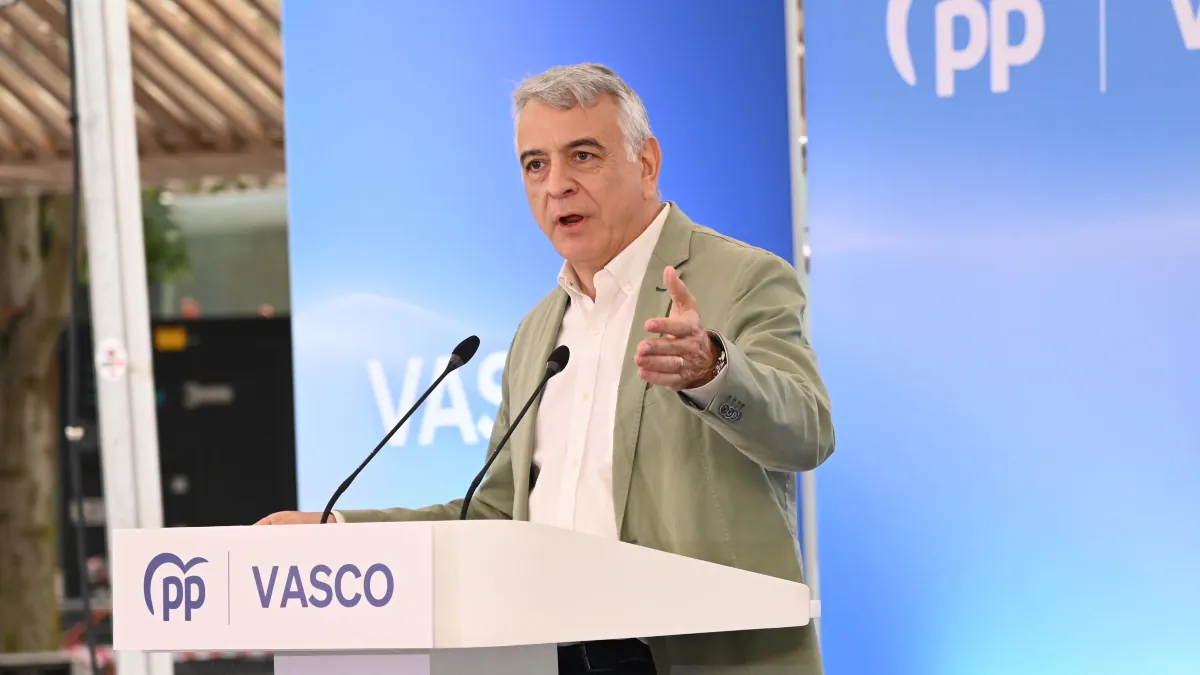 Javier de Andrés acusa al PNV de ser socio leal del bloque de Sánchez