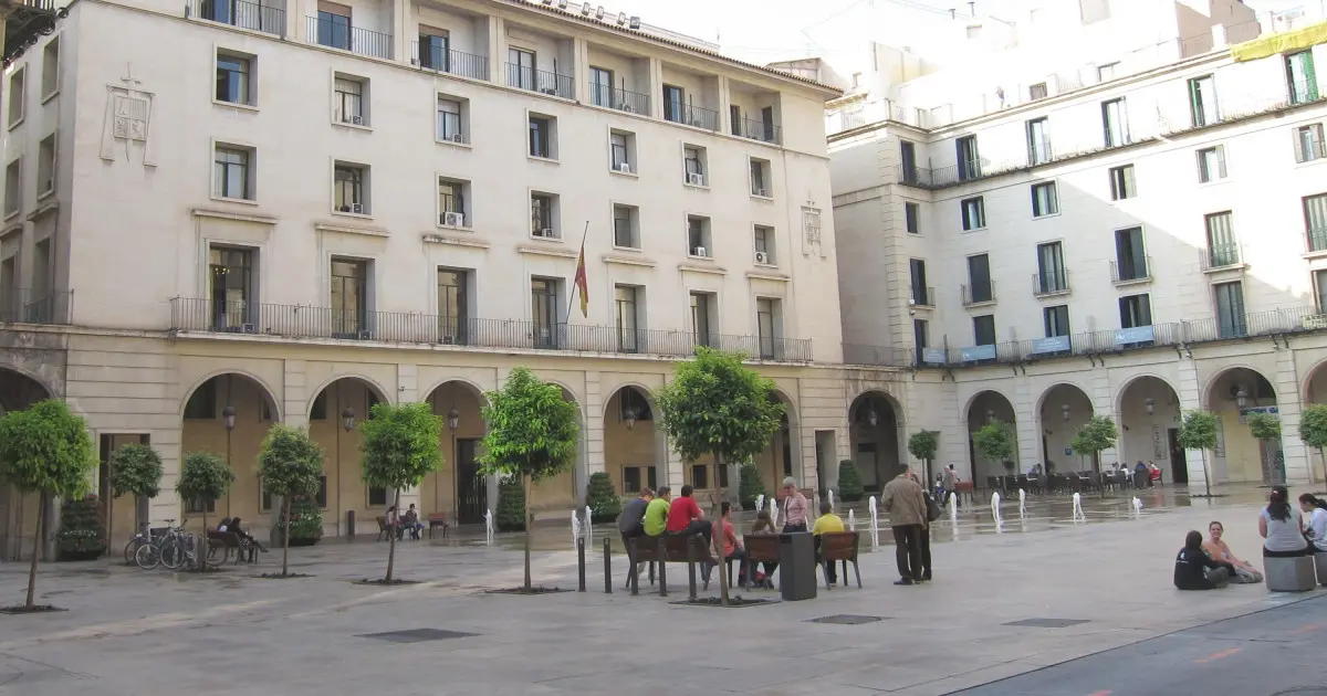La Audiencia de Alicante condena a 11 meses de cárcel a Juan Roselló